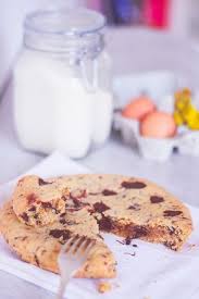 Recette Cookie Geant Extra Moelleux Coeur Mi Cuit Pepites De Chocolat Noir Cote D Or Blog Lifestyle Cuis Cookies Et Biscuits Cookies Geant Recettes Sucrees