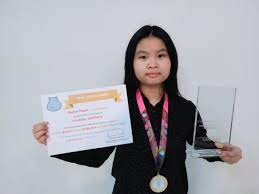 Olimpiade bahasa inggris smp 2020. Kisah Gadis Pontianak Yang Jadi Juara Olimpiade Bahasa Inggris Di Italia Kumparan Com