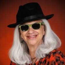 Lori Lehew's Instagram, Twitter & Facebook