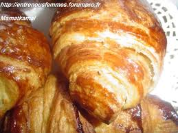 Moroccan Cuisine Marocaine Croissants Francais Et Petits Pains Au Chocolat Moroccan Cuisine Moroccan Dishes Honey Buns