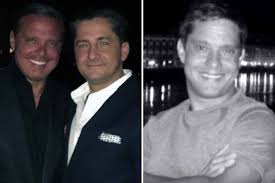 Y por eso luis miguel decidió dejarlo bajo la tutela de un amigo cercano, el doctor mario octavio fonseca. Afirman Que Sergio El Hermano Menor De Luis Miguel Es Hijo De Marcela Y El Negro Durazo