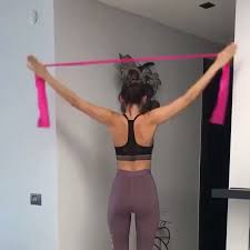 Sedaaltiin Direnc Bandiyla Ust Govde Kol Omuz Sirt Calismak Isteyenler Buraya Her Hareket Icin Tekrar Sayilarini Seviyenize Gore Fashion Legging Pants