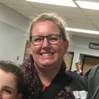 Julie Keating's Instagram, Twitter & Facebook