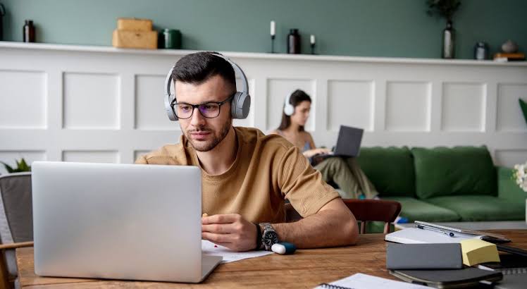 A Guide to Online Learning Platform Development for Everyone? –  Lionwood.software