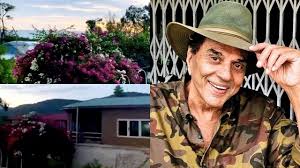Parkash kaur is dharmendra's first wife (other is hema malini). Watch Dharmendra Gives A Glimpse Of His Picturesque Farmhouse In New Video