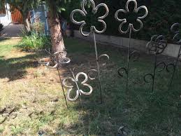 Blumen Und Schmetterling Aus Hufeisen Handgefertigt Mit Klarlack Lackiert Verschiedene Grossen Und Formen Zum An Die Wa Hufeisen Hufeisen Kunst Wandkunst Diy