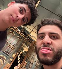 The beautiful cast of Kamel El Adad 💜 Thank you for having us @essyounis ,  we love you 💛