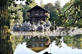 The parks restaurant 'schweizer häuschen' was build in 1893, and is idyllically situated on an island. Anholter Schweiz Biotopwildpark In Isselburg Verpottet Familienausfluge Ausflug Schweiz