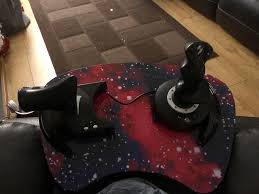 Elite dangerous has very good integration with the oculus rift thanks to its cockpit view only gameplay philosophy. My Cockpit Setup Elitedangerous