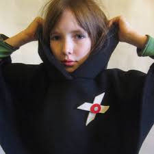 MIMI Midnight Blue Wool Poncho With Velvety Soft Lined Pointed Hood, Felted  Clog Cape for Children, Cozy Hooded Poncho Made of Wool