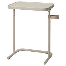 Tisch ist aus hellem holz, dm 45 cm. Laptoptisch Ikea