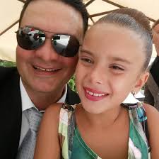 join me in throwing 2021 in the TRASH 🗑 while holding onto ur W.I.G. for  2022 babes! the TV debut of #WHENIMGONE is