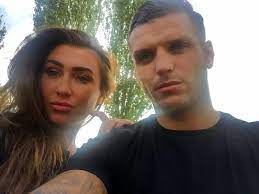 She is set to welcome her first child, a baby girl, in july. Lauren Goodger S Jailbird Boyfriend Joey Morrisson Is Released From Prison