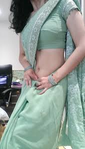 Baltimaade kaasaegseima infrastruktuuriga jahisadam asub kõrvuti tippklassi mereäärsete korterelamutega vaikses ning. Why Do Saree Clad Females Expose Their Backs And Midriff Navel Belly Button Quora