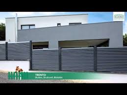 Trento Unser Lamellenzaun Mit Sichtschutz In Mehreren Varianten Verfugbar Auf Wunsch Mit Zierrillen Vereinbaren Si Alu Zaun Zaun Sichtschutz Zaun Garten