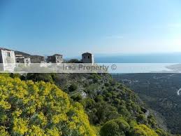 Irea Property Ofron Per Shitje Nje Shtepi Tradicionale Ne Fshatin Qeparo Himare Shtepia Ndodhet Ne Qender Te Fshatiti Zone Riviera Property Monument Valley