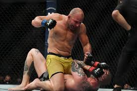 .glover teixeira brutalizing anthony smith, the woes of michael johnson, overeem pulling off a #dojo talk podcast #glover teixeira #anthony smith #walt harris #alistair overeem #mma #ufc #ufc. The Veteran Ufc Fighter Who Knocked An American S Teeth Out Said He Knew He Was Doing Damage Because His Fist Hurt From All The Punching Business Insider