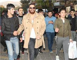 pin by aysun sevimli kiz on erkenci kus oyunculari trench coat coat fashion