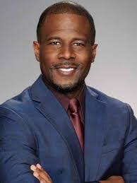 Ali Erhan's Instagram, Twitter & Facebook