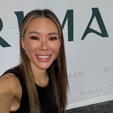 Dora Lim (@doralimdaily)