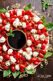 When it comes to christmas parties, finger foods are a safe choice for less mess and more enjoyment as a host. 25 Christmas Finger Food Recipes Suburban Simplicity