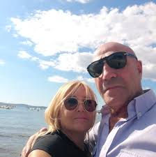 PERDONACI, PAOLO”: IL DOLORE DI NINO D'ANGELO PER IL 15ENNE SUICIDA  «Perdonaci Paolo se non abbiamo saputo aiutarti e scusami se ti hanno dato  il mio nome». Sono le parole con cui