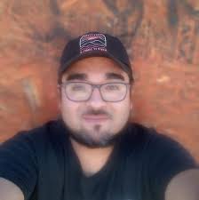 El tio mano 👍🏻 o don José reyes ♥️ (que gane el mejor homs)