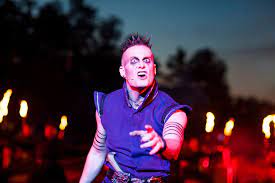 He started his professional career at the trøndelag teater in trondheim, norway. Maga Kahn Kaptein Sabeltann Wiki Fandom