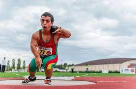 Is an associate professor in the division of vascular surgery and endovascular therapy in houston, texas specializing in diabetic foot amputation prevention and limb salvage. Miguel Monteiro Bate Recorde Do Mundo Do Lancamento Do Peso F40 Adaptado Atletismo Sapo Desporto