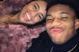 Χειρότερα, μετά τον τραυματισμό που είχε στον αγώνα των μπακς με τους χοκς για τους τελικούς της. Ftystos O Giannhs H Prwth Fwtografia Toy Gioy Toy Eikona Libre