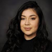 Beatrice Andrade's Instagram, Twitter & Facebook