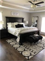 15 Farmhouse Master Bedroom Ideen Die Sie Ausprobieren Mussen 2020 Yatak Odasi Yesil Siyah Yatak Ev Duzenleme