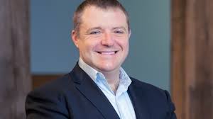 A tech exec, a designer, a realtor and a lawyer walk into a bar together —  and play music?