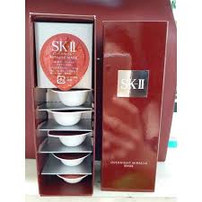 Bộ mỹ phẩm sk2 dưỡng da 35th anniversary chăm sóc da bạn một cách toàn diện bao gồm nước thần, sữa rửa mặt, gel tẩy trang, kem dưỡng chống lão hóa rạng rỡ. Máº·t Náº¡ Ngá»§ Sk Ii Overnight Miracle Mask Gia Cáº¡nh Tranh