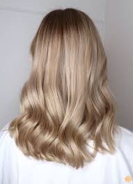 Discovered By Athina Siamou Find Images And Videos About Hair On We Heart It The App To Get Lost In What You Love In 2020 Beige Blonde Hair Beige Hair Hair Styles