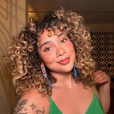 Abbie Green's Instagram, Twitter & Facebook