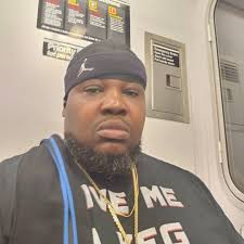 Uncle June and Nas (2002) 📸 Jonathan Mannion