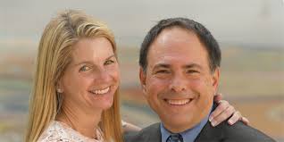 Leah Mraz's Instagram, Twitter & Facebook