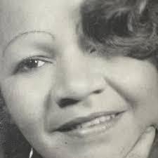 Luz May's Instagram, Twitter & Facebook