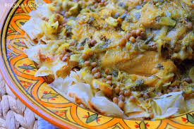 Elle diffère des msemmens essentiellement par sa forme ronde. Rfissa Au Poulet A La Marocaine