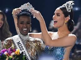Miss south africa zozibini tunzi walked away with the 69th miss universe crown sunday night in atlanta, ga. Photos Show The Emotional Moment Miss Universe 2019 Was Crowned