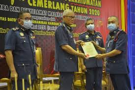 Persembahan hari anugerah cemerlang skkm 2016 (part 3). Jbpm Beri Amaran Kepada Anggota Pegawai Langgar Sop