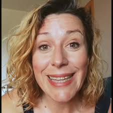 Esta noche hay Luna nueva 🌑✨, Y ya sabes que nos encontramos por zoom a  las 21h. Es taquilla inversa, tú decides el precio de tu entrada al  terminar. , Hemos preparado una sesión llena de amor y valor ...