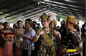 Gawai kecil adalah semacam doa selamat setelah berjaya mendapat sesuatu atau pun terelak dari perayaan gawai merupakan perayaan utama bagi suku kaum iban. What You Need To Know About Hari Gawai