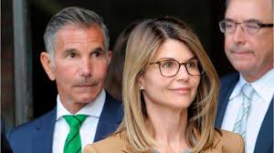 Actress lori loughlin leaves federal court in boston in august 2019, after a hearing in the nationwide college admissions bribery scandal. Lori Loughlin Released From Prison After Serving 2 Month Sentence In College Admissions Scandal