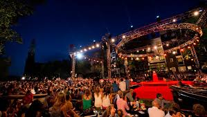 With travel hacking, you simply want to maximize where and what you do during your travel experiences. Prinsengrachtconcert 2016 Sloepdelen