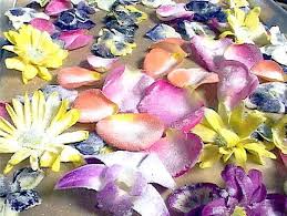 Edible hawaiian flowers for cakes. Fabulous Ideas For Cake Decoration With Edible Flowers