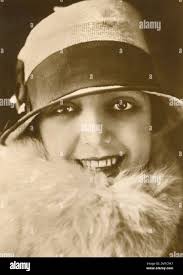 Silent film actress hi-res stock photography and images