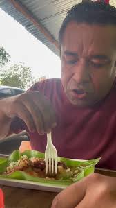 ¡¡¡YUCA CON CHICHARRÓN Y FRESCO DE CHAN!!! Miren que rico, esto es en  Chalchuapa, frente al Cementerio Municipal en la zona de las 5 calles.