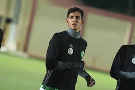أعرب عيسى ماندي، مدافع المنتخب الوطني، عن سعادته بتتويج بلاده بلقب بطولة الأمم الأفريقية بعد غياب دام 29 عاما، خاصة أن منتخب بلاده حصل على اللقب خارج الديار بعكس أول. Ù…Ø§Ù†Ø¯ÙŠ ÙŠØºÙŠØ¨ Ø¹Ù† Ù…ÙˆØ§Ø¬Ù‡Ø© Ø·ÙˆØºÙˆ Ø¨Ø³Ø¨Ø¨ Ø§Ù„Ø¹Ù‚ÙˆØ¨Ø© Ø¯Ù‚ÙŠÙ‚Ø© Dz